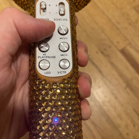 iJoy Microphone - Picture 3 of 3